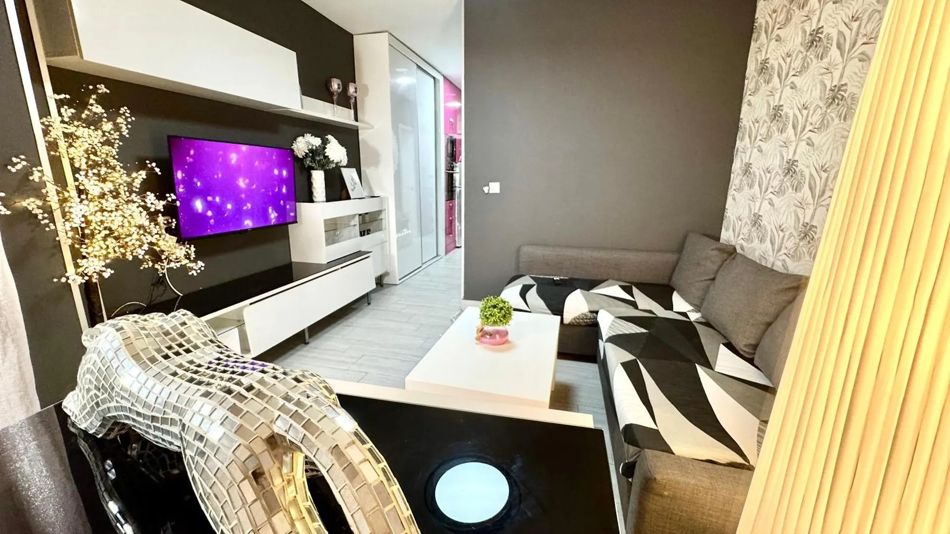 Апартаменты Luxury And Pink Vistasalmar Торремолинос Испания
