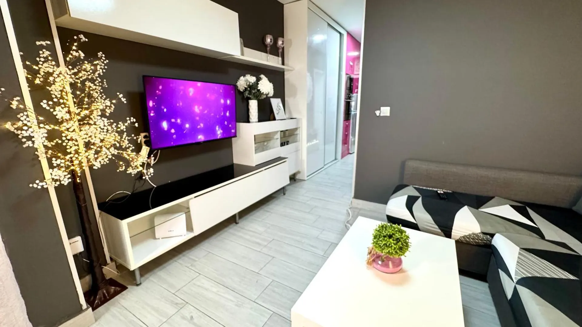 Апартаменты Luxury And Pink Vistasalmar Торремолинос